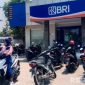 Caption: Kantor Cabang Bank Rakyat Indonesia (BRI) Kabupaten Bangkalan, Madura, Jawa Timur. 