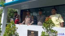 Caption: petugas keamanan kampus UTM terima sambang patroli Polres Bangkalan, (dok. regamedianews). 