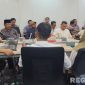 Caption: pihak Kejaksaan saat memberikan pembinaan taat hukum kepada nasabah dan Relationship Manager BRI Cabang Bangkalan. 