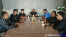 Caption: rapat pembentukan panitia pemilihan Ketua Persatuan Wartawan Sampang (PWS) periode 2025-2027, (dok. regamedianews). 