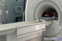 Caption: mulai beroperasi, tampak seorang pasien mendapat pelayanan mesin MRI RSUD dr.Mohammad Zyn Sampang, (dok. regamedianews). 