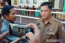 Caption: Plt Direktur RSUD dr.Mohammad Zyn Sampang, dr.Bhakti Setiyo Tunggal, saat diwawancara usai kunjungan Menkes RI, (dok. regamedianews). 