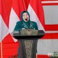 Caption: Ketua TP PKK Sampang, Evi Slamet Junaidi, sampaikan sambutan dalam kegiatan Gebyar Posyandu Aktif, (sumber foto: Diskominfo Sampang). 