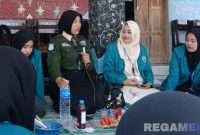 Caption: berlangsungnya pelatihan tentang pembuatan dan manfaat POC PSB oleh mahasiswa KKN-T 12 Universitas Islam Madura, (dok. regamedianews). 