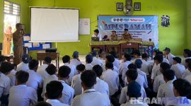 Caption: berlangsungnya sosialisasi P4GN kepada pelajar SMAN 3 Sampang saat MPLS, (dok. regamedianews). 