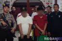 Caption: sejumlah narapidana Lapas Pamekasan dikawal ketat petugas lapas dan polisi, saat hendak dimutasi ke Lapas lain, (dok. regamedianews). 