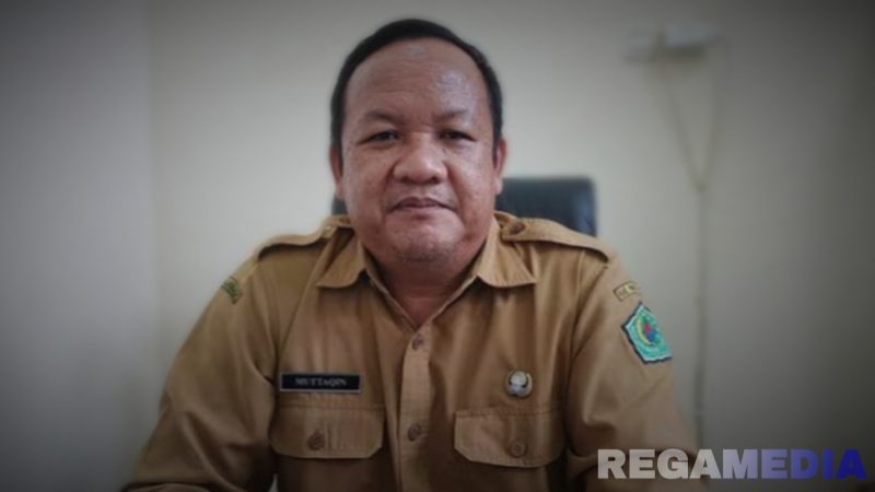 Caption: Kepala Dinas Koperasi, Usaha Mikro Kecil Menengah dan Ketenagakerjaan Kabupaten Pamekasan, Muttaqin, (dok. regamedianews). 