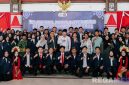 Caption: Pengurus HIMASA UTM Periode 2025-2026, pose bersama Bupati Sampang H.Slamet Junaidi, di Pendopo Trunojoyo, (dok. Prokopim Pemkab Sampang). 