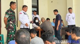 Caption: Kalapas Narkotika Pamekasan didampingi anggota TNI, awasi langsung penerimaan 26 narapidana pindahan Rutan Kelas I Surabaya. 