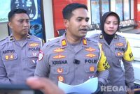 Caption: Kasat Lantas Polres Bangkalan AKP I Gusti Bagus Krisna Fuady, saat diwawancara ihwal hasil Operasi Patuh Semeru 2025, (dok. regamedianews). 