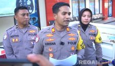Caption: Kasat Lantas Polres Bangkalan AKP I Gusti Bagus Krisna Fuady, saat diwawancara ihwal hasil Operasi Patuh Semeru 2025, (dok. regamedianews). 