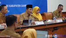 Caption: Pemkab Sampang saat rakor pembinaan pemerintah digital dan pemantauan SPBE, (sumber foto: Diskominfo Sampang). 