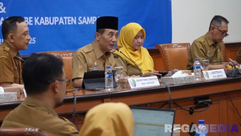 Caption: Pemkab Sampang saat rakor pembinaan pemerintah digital dan pemantauan SPBE, (sumber foto: Diskominfo Sampang). 