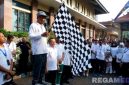 Caption: Rektor Universitas Trunojoyo Madura (Prof. Dr. Safi') saat membuka acara 'Jalan Sehat' dalam rangka Dies Natalis ke-24, (dok. Pemkab Bangkalan). 
