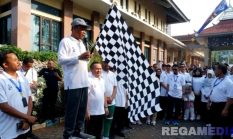 Masyarakat Ramaikan Jalan Sehat Dies Natalis UTM