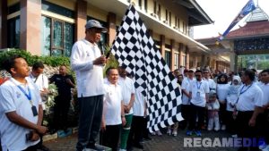 Masyarakat Ramaikan Jalan Sehat Dies Natalis UTM