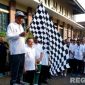 Caption: Rektor Universitas Trunojoyo Madura (Prof. Dr. Safi') saat membuka acara 'Jalan Sehat' dalam rangka Dies Natalis ke-24, (dok. Pemkab Bangkalan). 