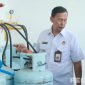 Caption: Penasehat Khusus Presiden Bidang Politik, Hukum, dan Keamanan (Jenderal Erwin Charara Rusmana), saat mengecek fasilitas dapur SPPG di Bangkalan, (dok. regamedianews). 