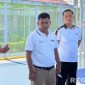 Caption: petugas Lapas Narkotika Pamekasan memberikan arahan, sebelum mendistribusikan peralatan mandi kepada warga binaan. 