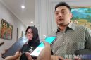 Cation: Kasi Intel Kejaksaan Negeri Sampang, Diecky E.K Andriyansyah, diwawancara awak media terkait Dana Desa, (dok. regamedianews). 