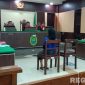Caption: sebelum sidang terdakwa Syamsiyah, dilanjutkan ke ruang sidang utama Pengadilan Negeri Sampang, (dok. regamedianews). 