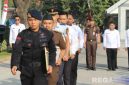 Caption: sejumlah petugas Rutan Kelas I Surabaya usai menerima reward dari Ditjenpas Jatim. (foto istimewa). 