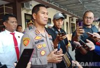 Caption: Kapolres Sampang AKBP Hartono, diwawancara awak media usai kunjungan silaturahmi Kapolda Jatim, (dok. regamedianews). 