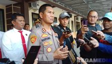 Caption: Kapolres Sampang AKBP Hartono, diwawancara awak media usai kunjungan silaturahmi Kapolda Jatim, (dok. regamedianews). 