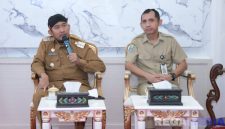 Caption: Bupati Sumenep (kiri) disela peninjauan lapangan, dalam rangka Penganugerahan Inovasi Daerah dan Inovasi Teknologi 2025, (sumber foto. Sumenep.go.id). 