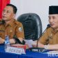 Caption: Sekretaris Daerah Kabupaten Sampang Yuliadi Setiyawan (kanan), memberikan arahan kepada peserta Bimtek SPBE, (sumber foto: Diskominfo Sampang). 