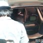 Caption: anggota Satreskrim Polres Bangkalan, mengamankan pelaku pembunuhan bocah di Kecamatan Geger, (dok. regamedianews). 