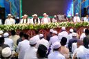 Caption: suasana khusyu' saat berlangsungnya pembacaan tahlil dan doa, di acara haul akbar di Ponpes Al-Ihsan Jrangoan, (dok. regamedianews). 