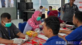 Caption: warga binaan / napi Rutan Sampang saat dilakukan pemeriksaan kesehatan gratis, (foto istimewa). 
