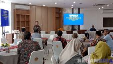 Caption: konferensi pers capaian akreditasi dan pembukaan program studi baru yang digelar di lantai 9 Gedung Rektorat UTM. 