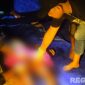 Caption: anggota Satreskrim tengah mengidentifikasi korban dugaan pembunuhan di Desa Olor Banyuates, (sumber foto: Humas Polres Sampang). 