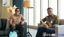 Caption: Andre Taulany saat kunjungan ke kantor pusat BPJS Ketenagakerjaan, (foto istimewa). 