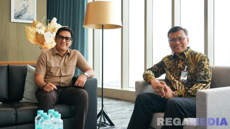 Caption: Andre Taulany saat kunjungan ke kantor pusat BPJS Ketenagakerjaan, (foto istimewa). 