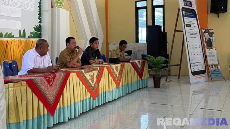 Caption: BPJS Ketenagakerjaan didampingi pihak SMKN 1 Sumenep, saat sosialisasikan pentingnya manfaat jaminan sosial, (foto istimewa). 