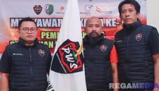 Caption: Ketua PWS Abdus Salam didampingi dua rivalnya, Hariyanto dan Abdul Qodir, (dok. regamedianews). 