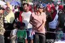 Caption: Kepala Desa Nyalabu Daya membuka langsung acara Jalan-Jalan Sehat, (dok. regamedianews). 