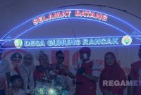 Caption: foto ilustrasi Gapura 'Selamat Datang di Desa Gunung Rancak