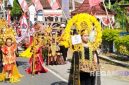 Caption: salah satu peserta lomba karnaval kemerdekaan HUT ke 80 di kecamatan Robatal. (dok.regamedianews)
