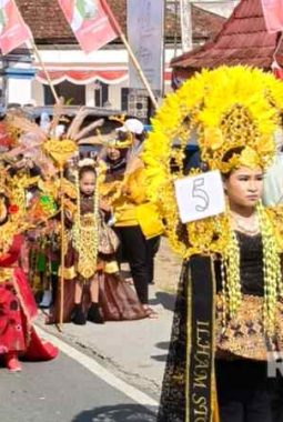 Panitia HUT RI ke 80 Kecamatan Robatal Gelar Lomba Karnaval Kemerdekaan