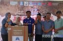 Caption: penyerahan hadiah utama JJS UPT SDN Torjunan 3 (dok.regamedianews)