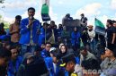 Caption: salah satu mahasiswa perwakilan aksi demo, saat menyampaikan aspirasi didepan Kantor DPRD Bangkalan, (dok. regamedianews). 