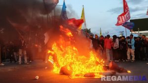 Demo Mahasiswa Gorontalo Berujung Ricuh
