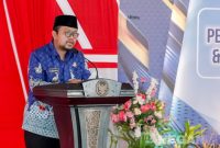 Caption: Wakil Bupati Sampang H. Ahmad Mahfud, sampaikan sambutan usai pengukuhan 'Bunda GenRe', (sumber foto: Diskominfo Sampang). 