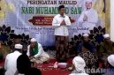 Caption: Wabup Sampang KH Ahmad Mahfud menyampaikan tausiyahnya, saat hadiri peringatan maulid nabi Muhammad SAW di masjid Asy-Syuhadak, (dok. regamedianews). 