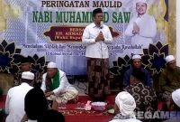 Caption: Wabup Sampang KH Ahmad Mahfud menyampaikan tausiyahnya, saat hadiri peringatan maulid nabi Muhammad SAW di masjid Asy-Syuhadak, (dok. regamedianews). 