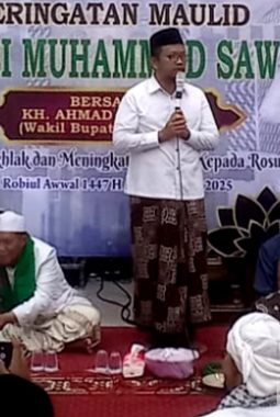 Jamaah Masjid Asy-Syuhadak Peringati Maulidun Nabi